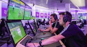 曼晚主编：拜仁和尤文兜售德利赫特是有原因的，他一直在下滑