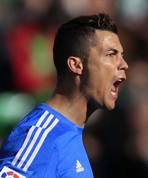 4次助攻 4次助攻